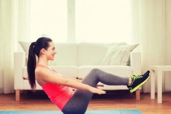 Učinkovito hujšanje doma: katera vadba najbolje odstrani želodec